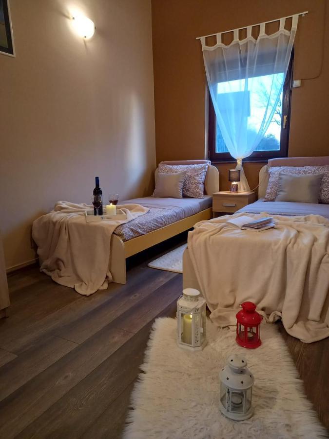Guest House Studio Apartman Marina - With Jacuzzi, Free Parking, Pet Friendly Карловац Экстерьер фото