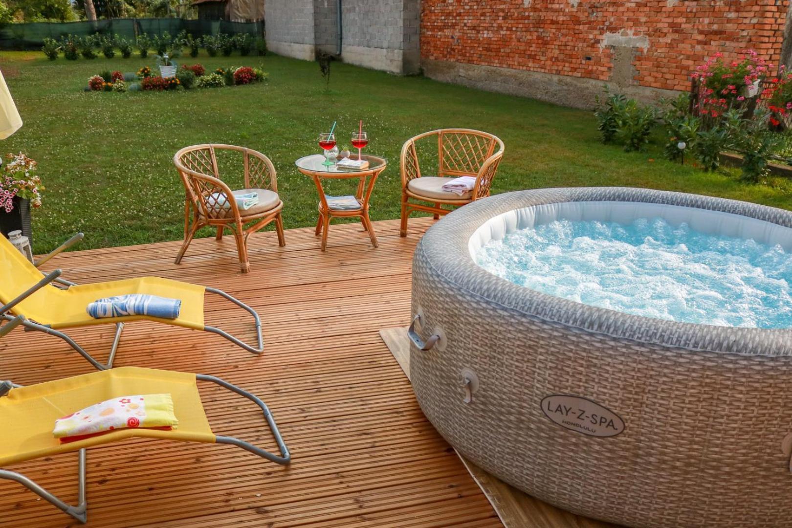 Guest House Studio Apartman Marina - With Jacuzzi, Free Parking, Pet Friendly Карловац Экстерьер фото