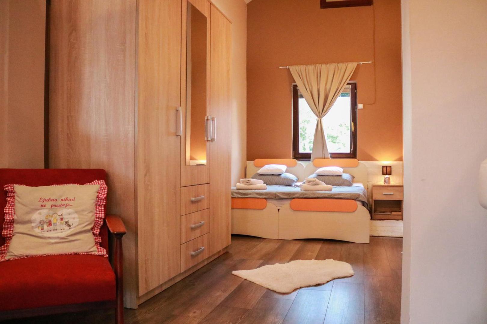 Guest House Studio Apartman Marina - With Jacuzzi, Free Parking, Pet Friendly Карловац Экстерьер фото