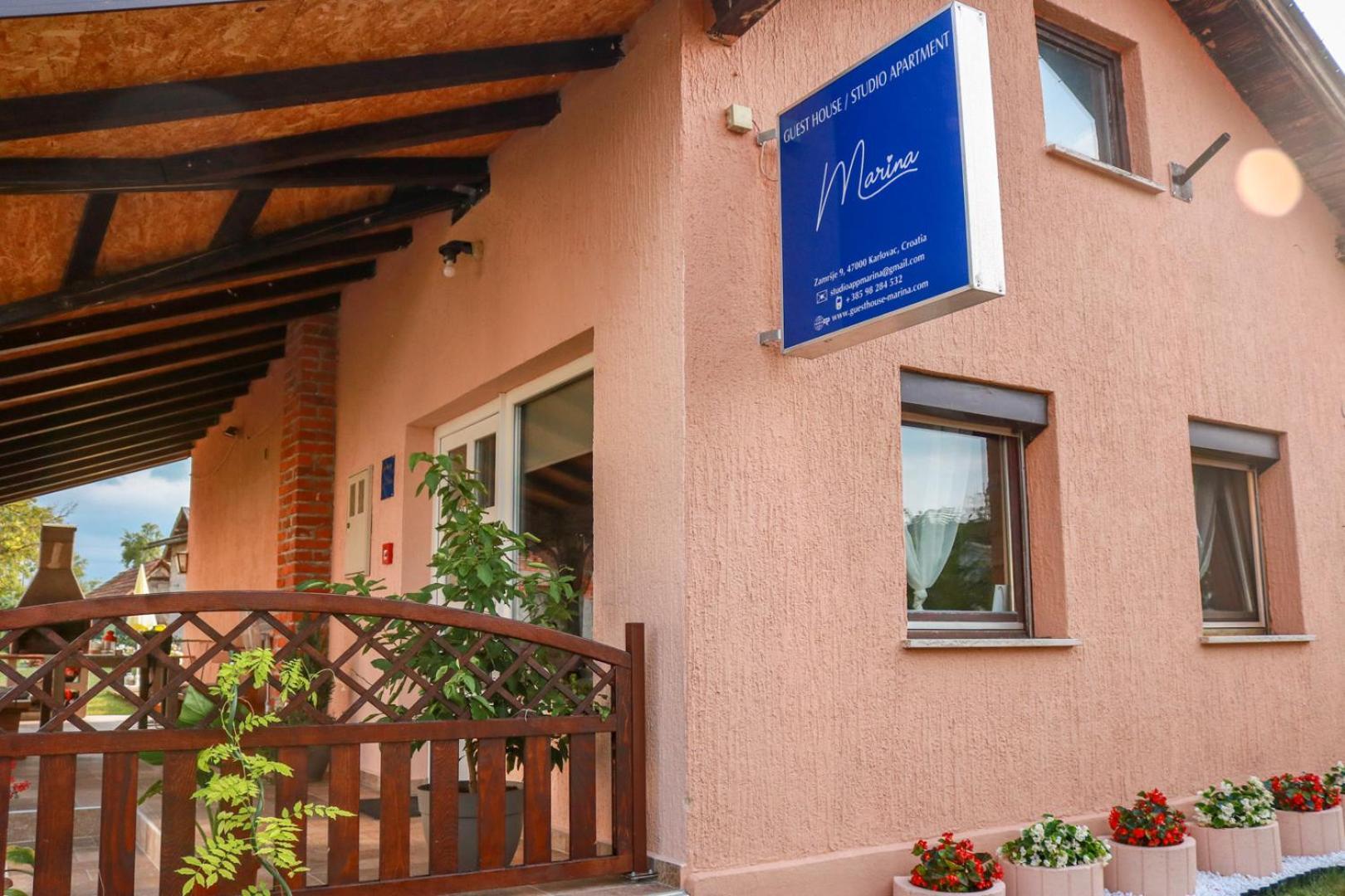 Guest House Studio Apartman Marina - With Jacuzzi, Free Parking, Pet Friendly Карловац Экстерьер фото